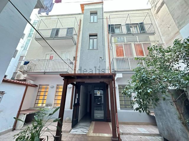 Ufficio in vendita di 138 m² in Via G. Oberdan, 81