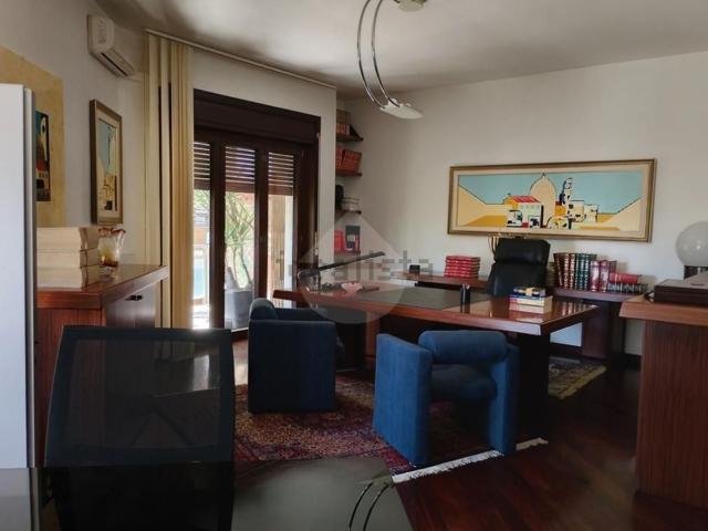 Ufficio in vendita di 139 m² in Via Giovanni Gronchi