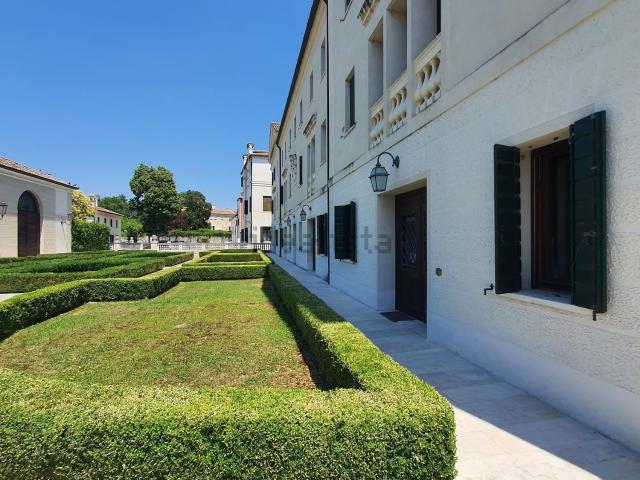 Ufficio in vendita di 139 m² in Via Terraglio