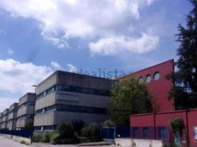 Ufficio in vendita di 13021 m² in Via Tiratore