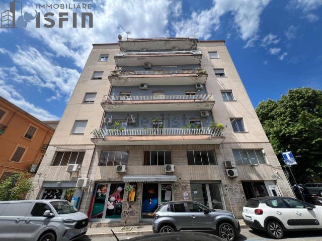 Ufficio in vendita di 130 m² in Via Monte San Michele, 20