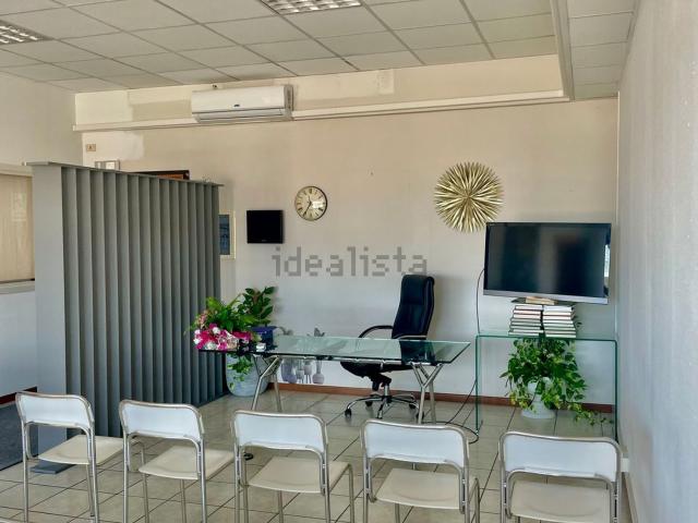 Ufficio in vendita di 130 m² in Via Noventa