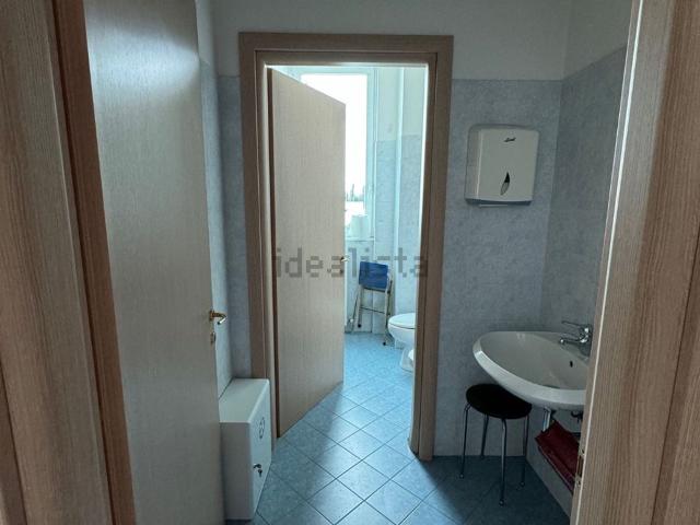 Ufficio in vendita di 130 m² in Via Beniamino Disraeli