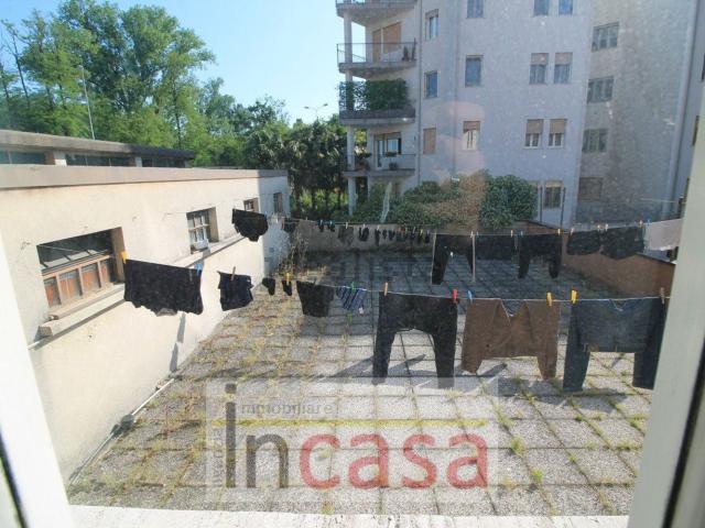 Ufficio in vendita di 130 m² in Via Cesare Battisti