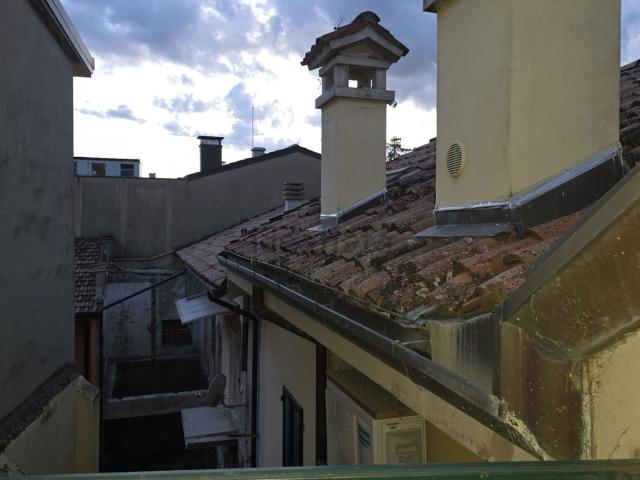 Ufficio in vendita di 130 m² in Via Cesare Cremonino, 3