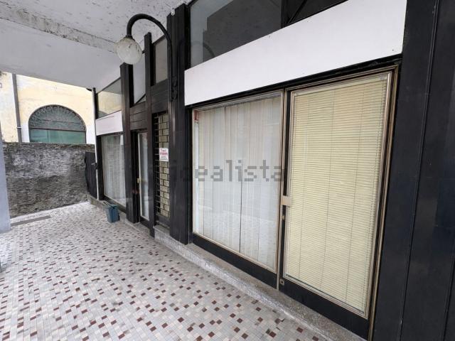 Ufficio in vendita di 130 m² in Via Giulio Albertazzi, 11