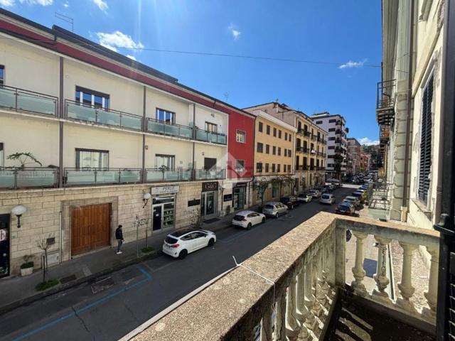 Ufficio in vendita di 130 m² in Via Isonzo, 16