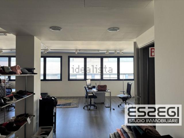 Ufficio in vendita di 130 m² in Via Panà