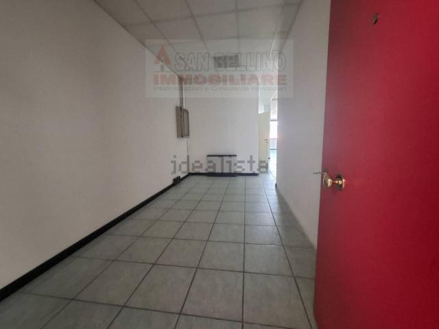 Ufficio in vendita di 130 m² in Via Panà