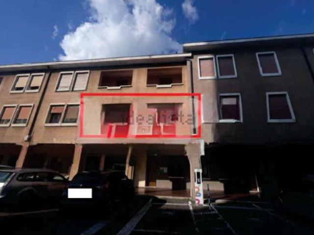 Ufficio in vendita di 132 m² in Piazza Dante Alighieri