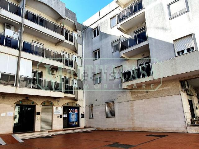 Ufficio in vendita di 144 m² in Via Massafra, 26