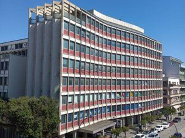 Ufficio in vendita di 14500 m² in Via Conte di Ruvo