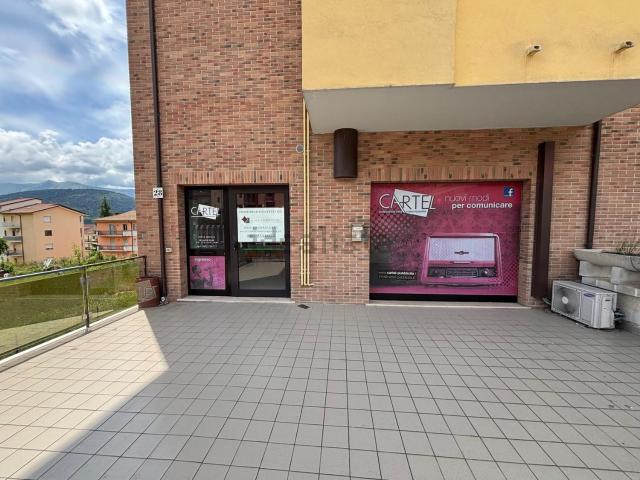 Ufficio in vendita di 147 m² in Via Giovanni Pascoli, 30