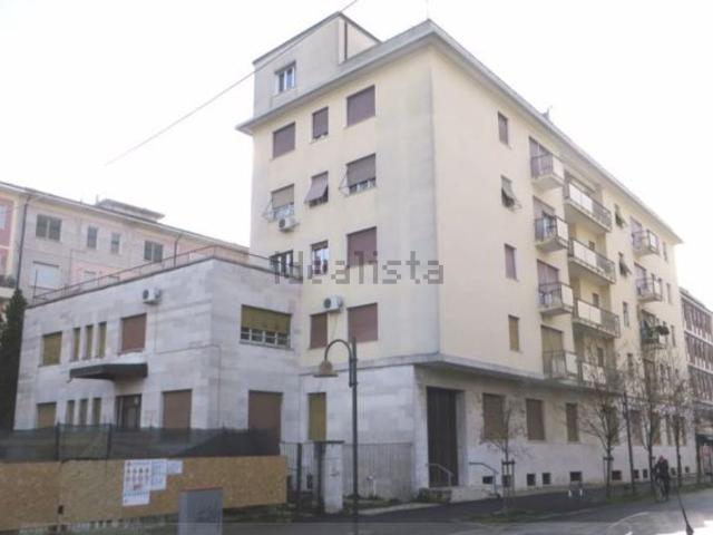 Ufficio in vendita di 1483 m² in Viale Trieste, 18