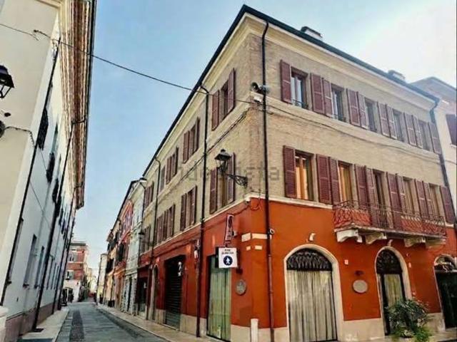 Ufficio in vendita di 149 m² in Via Cesare Battisti, 5