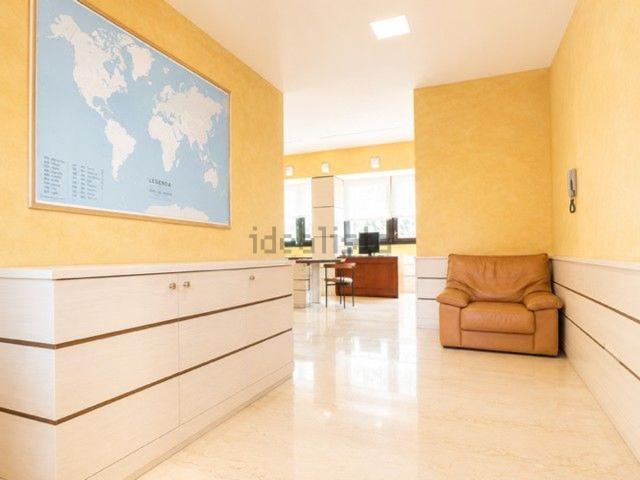 Ufficio in vendita di 140 m² in Corso Giacomo Matteotti, 52