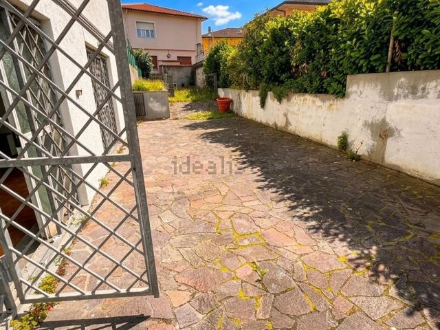 Ufficio in vendita di 140 m² in Piazza Giuseppe Giusti