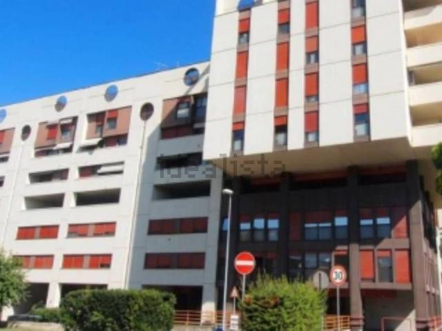 Ufficio in vendita di 140 m² in Via Albere, 21