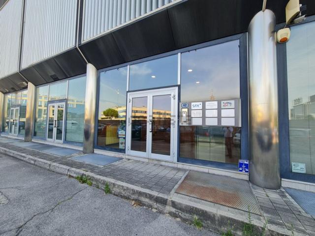 Ufficio in vendita di 140 m² in Via Giovanni Savelli