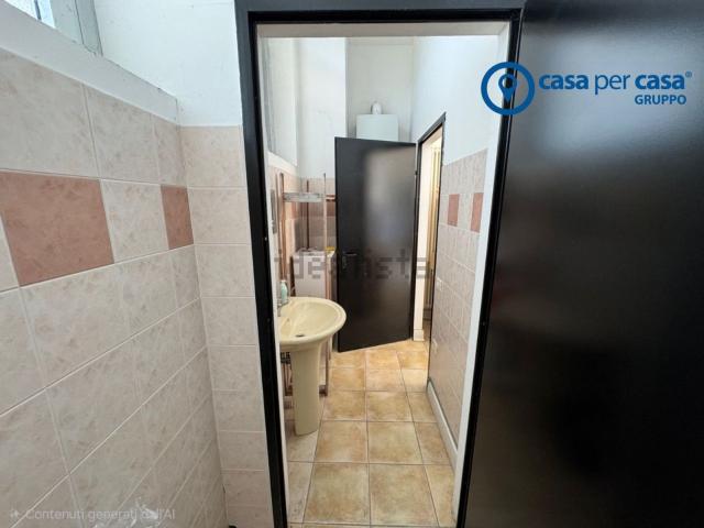 Ufficio in vendita di 140 m² in Viale Aldo Moro, 2
