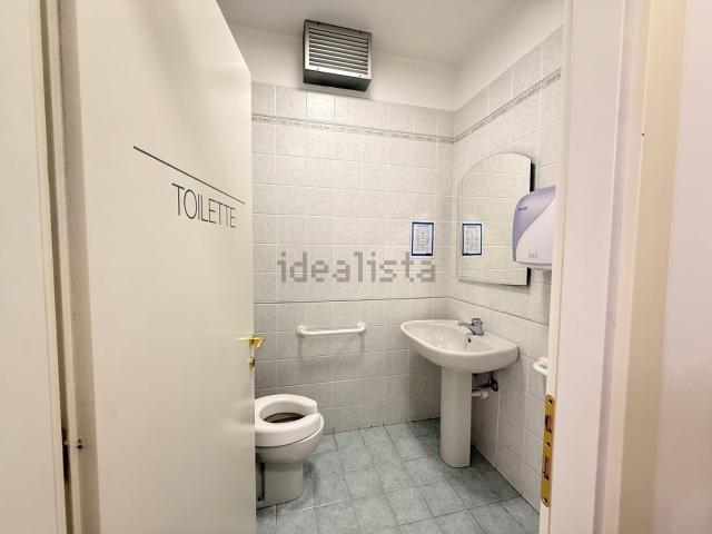 Ufficio in vendita di 140 m² in Viale Venezia