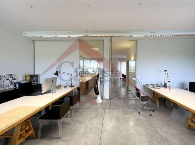 Ufficio in vendita di 142 m²