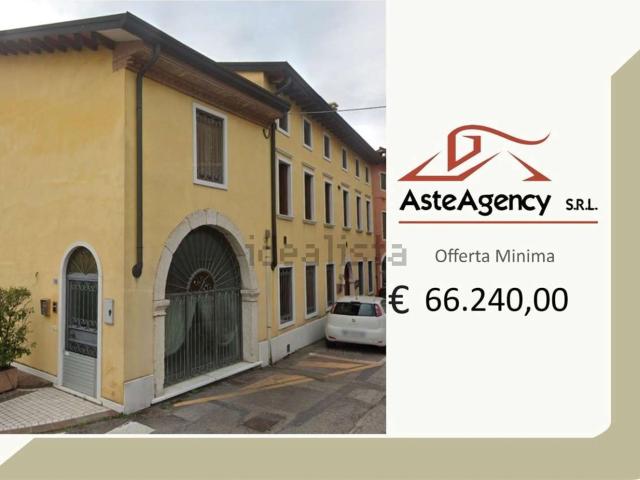 Ufficio in vendita di 142 m² in Via Cisalpina, 16