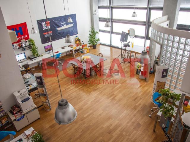 Ufficio in vendita di 142 m² in Via Fontevivo, 21