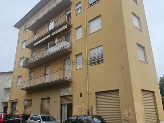 Ufficio in vendita di 154 m² in Via 10 dicembre 1948