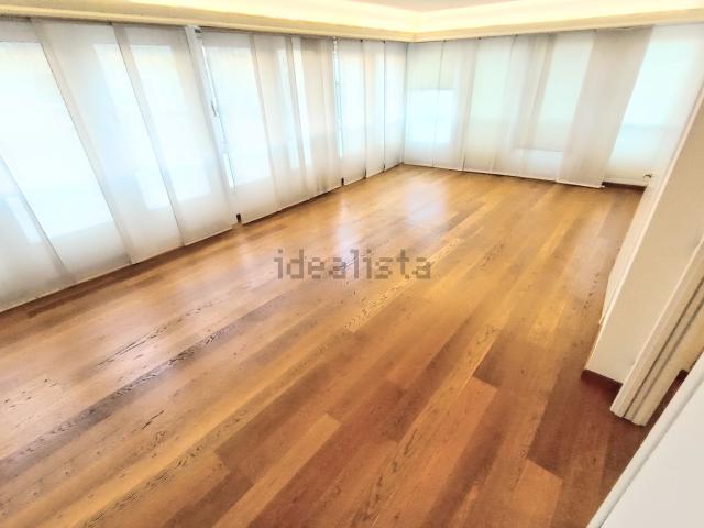 Ufficio in vendita di 155 m² in Via Marsilio da Padova