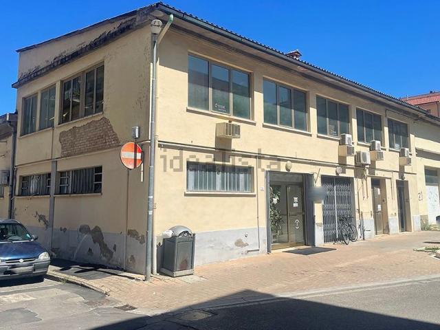 Ufficio in vendita di 156 m² in Via Modena, 18