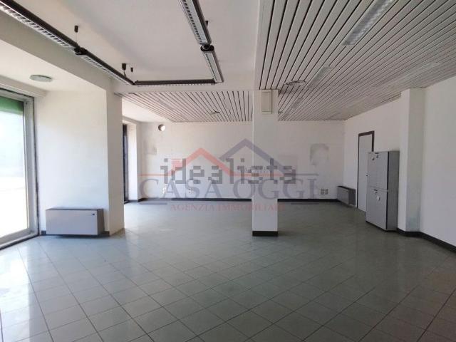 Ufficio in vendita di 157 m² in Via Roma, 323