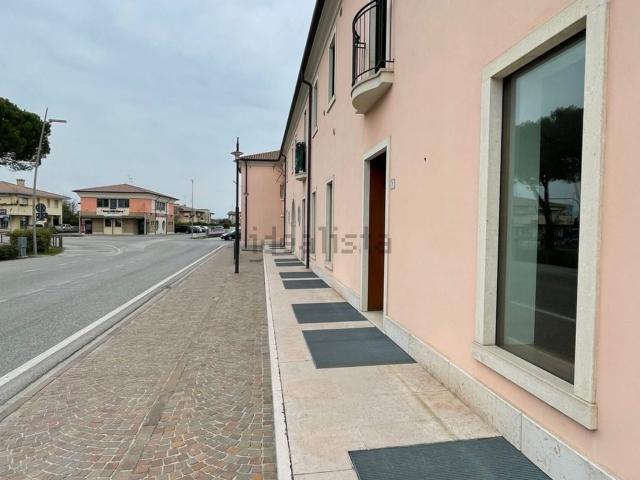 Ufficio in vendita di 158 m² in Via Mareno, 1