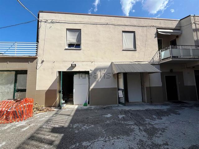 Ufficio in vendita di 159 m²