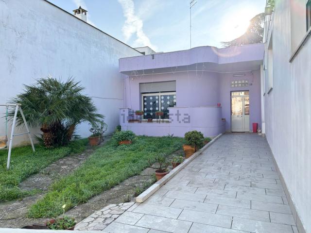 Ufficio in vendita di 159 m² in Via Rossini, 49