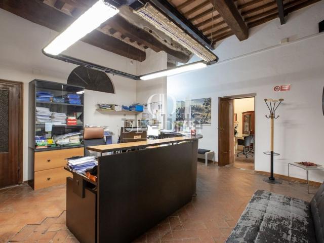Ufficio in vendita di 159 m² in Via San Martino, 38