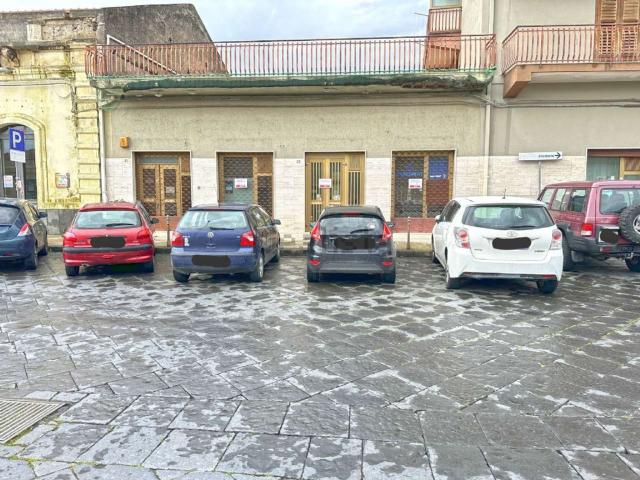 Ufficio in vendita di 336 m² in Piazza Giuseppe Mazzini