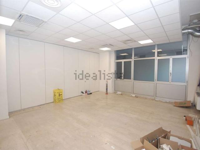 Ufficio in vendita di 150 m² in Via Bellinzona, 47