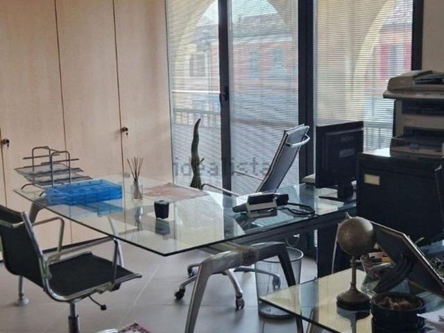 Ufficio in vendita di 150 m² in Via Brignani B