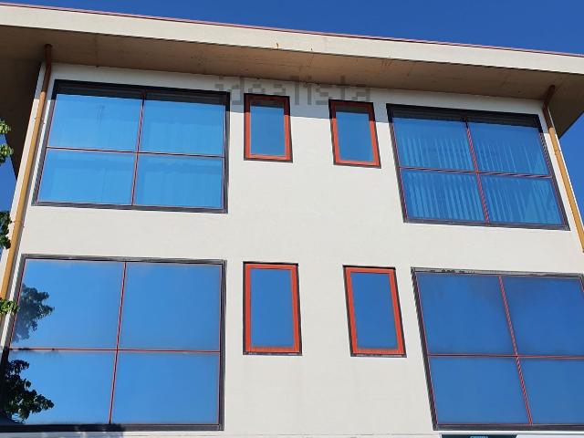Ufficio in vendita di 150 m² in Via delle Industrie