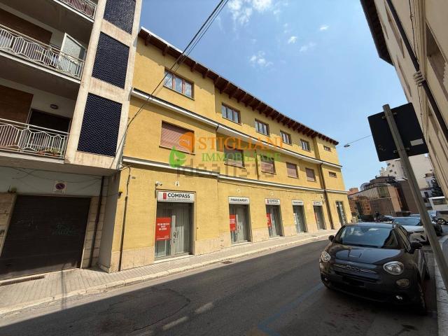 Ufficio in vendita di 150 m² in Via Giuseppe Garibaldi