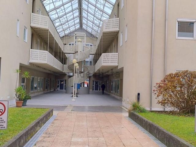 Ufficio in vendita di 150 m² in Viale Gian Giacomo Felissent