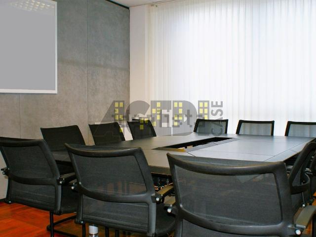 Ufficio in vendita di 1650 m² in Piazzale della Stanga