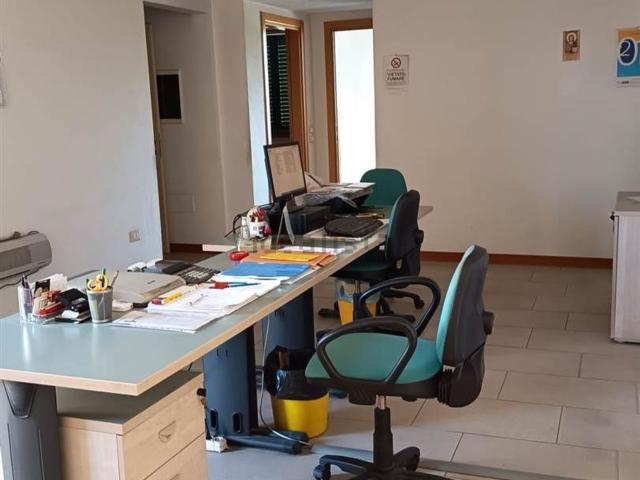 Ufficio in vendita di 165 m²