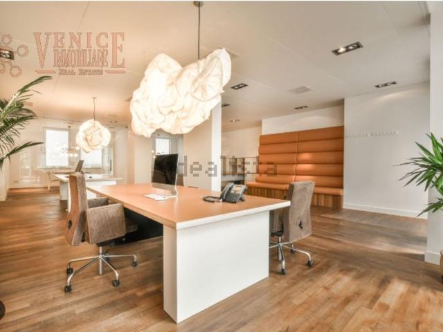 Ufficio in vendita di 165 m²
