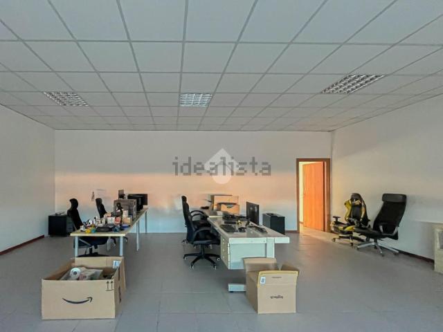 Ufficio in vendita di 165 m² in Via Enrico Fermi