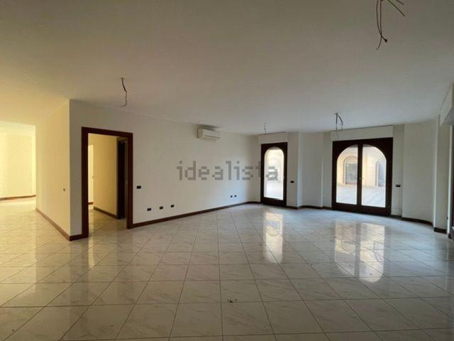Ufficio in vendita di 165 m² in Via Valverde, 34