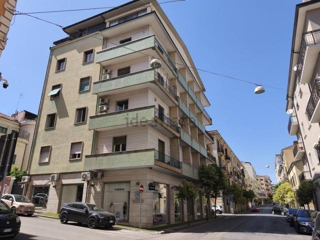 Ufficio in vendita di 167 m² in Via Brenta, 33