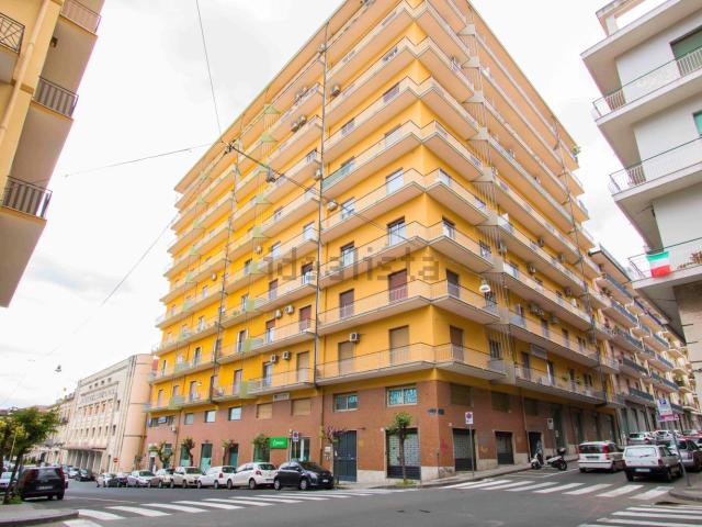 Ufficio in vendita di 160 m² in Piazza Europa