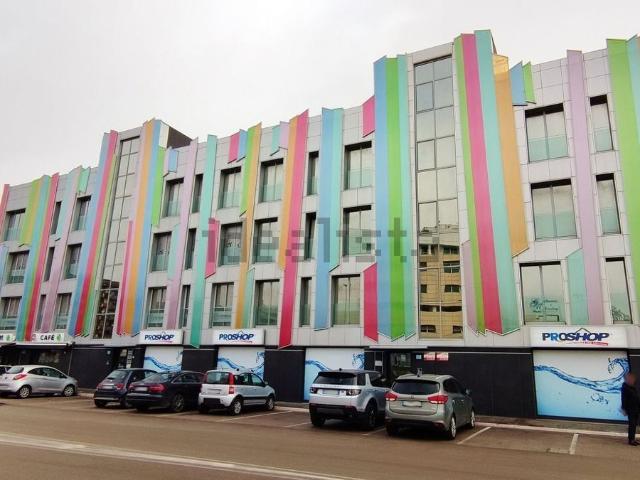 Ufficio in vendita di 160 m² in Via Camporeale